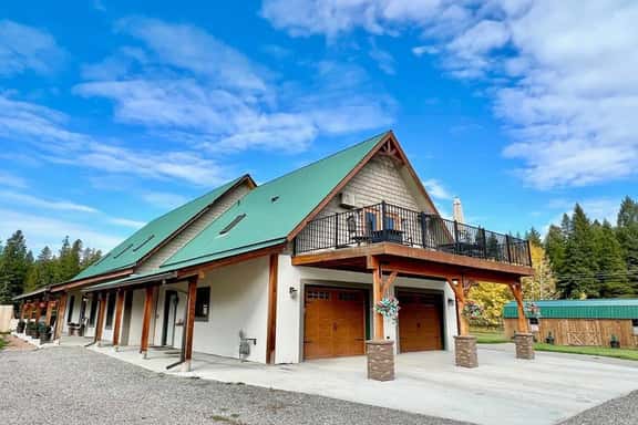 Kinnikinnick Main House in Columbia Falls, MT - Image 1