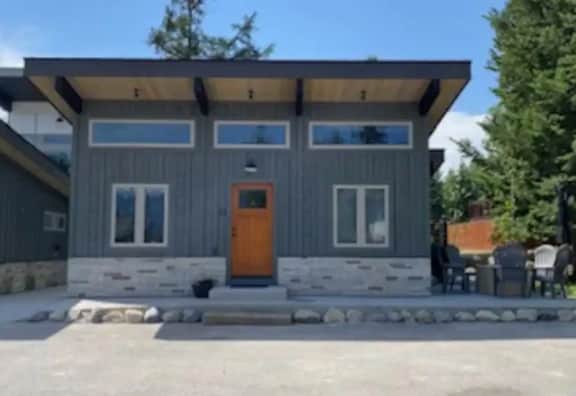 Stryker Luxury Cabin II by Golf Course - Image 2
