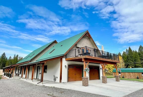 Kinnikinnick Getaway in Columbia Falls, MT - Image 1